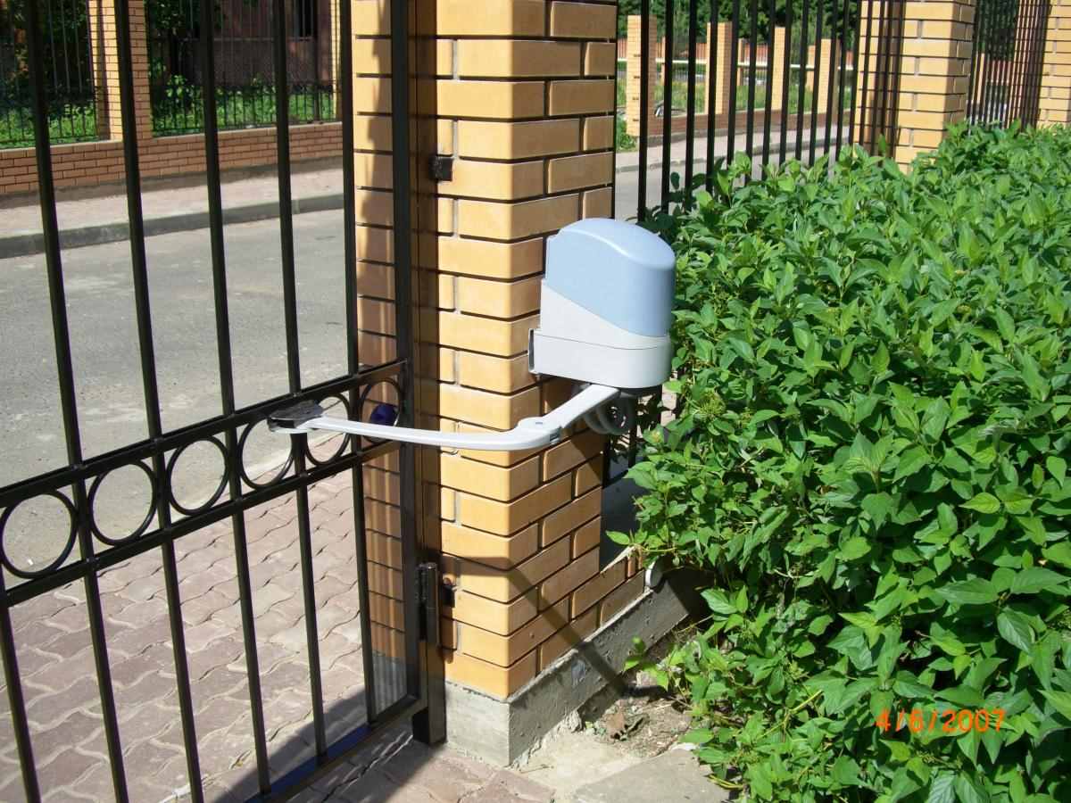 Установка распашных ворот своими руками с электроприводом Установка распашных ворот своими руками с электроприводом